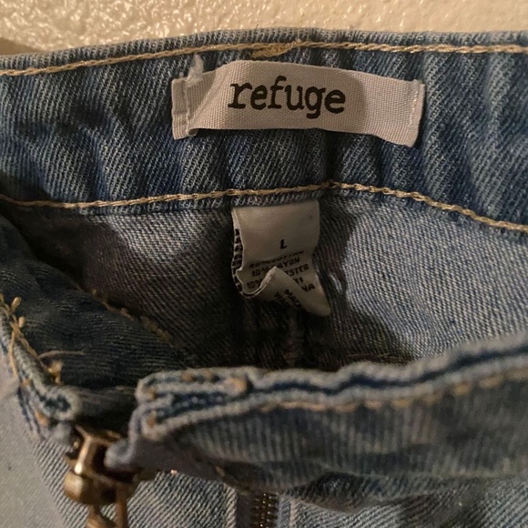 Refuge Denim Zip Front Distressed Mini Skirt NWT - Picture 4 of 4